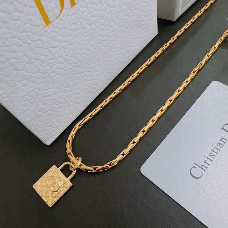 chr1st1an D10r necklaces